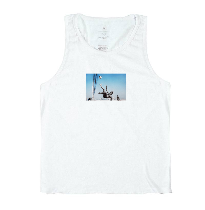 Camiseta de uma pessoa dando um shark attack