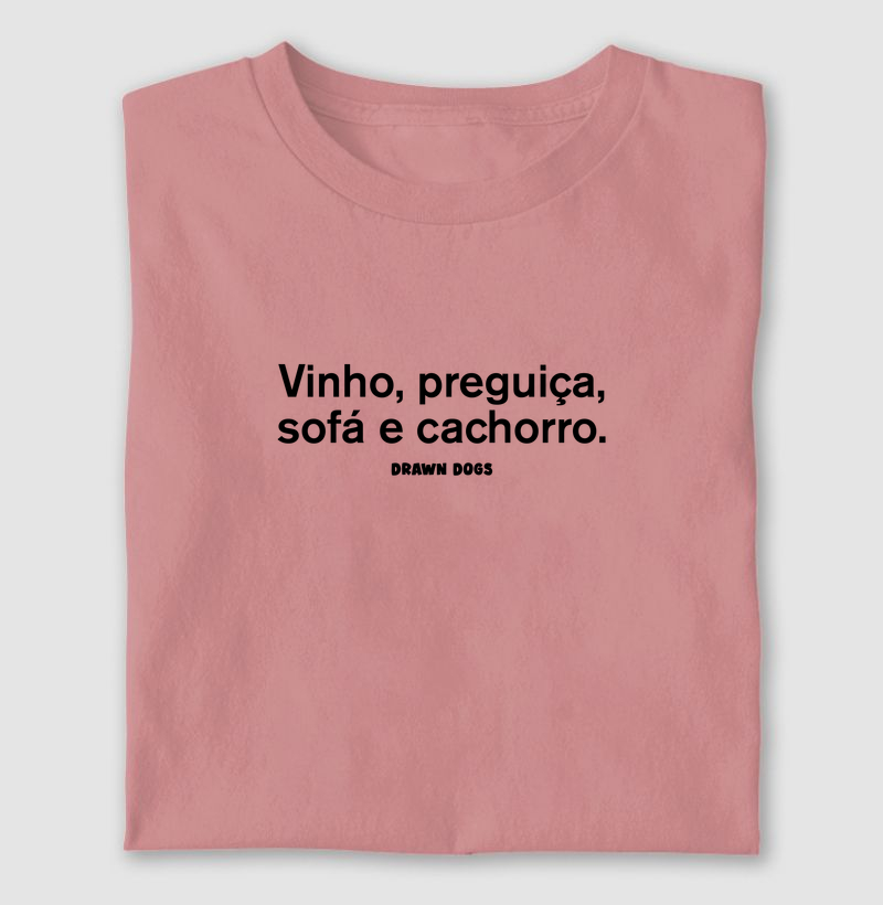 Vinho, preguiça, sofá e cachorro