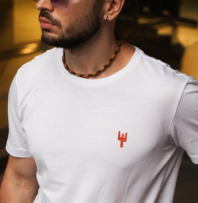 Camiseta Básica Hellvotril