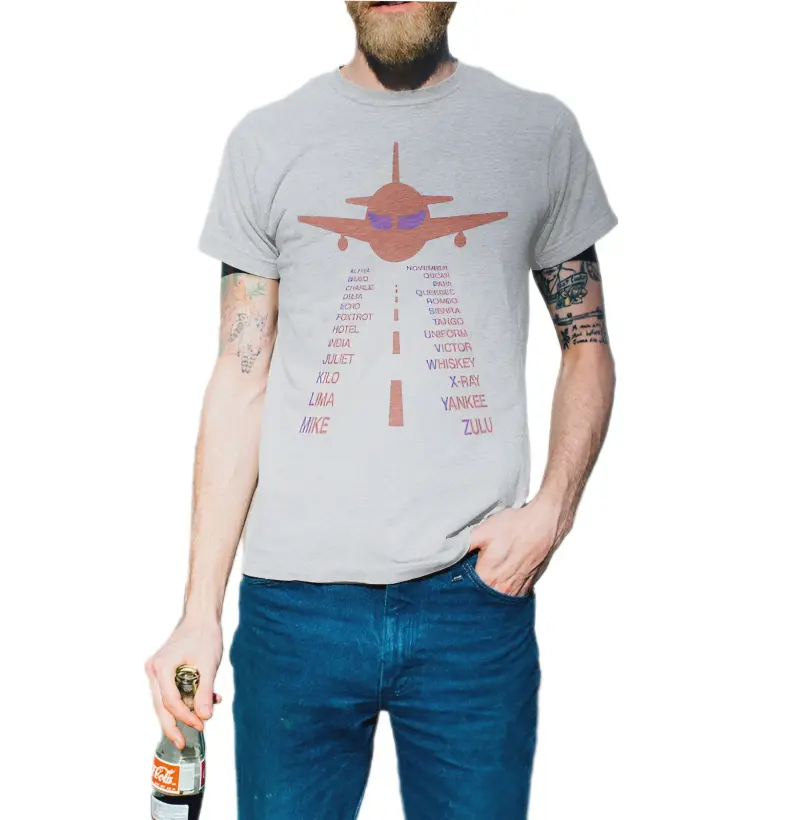 Camiseta Básica Avião Códigos