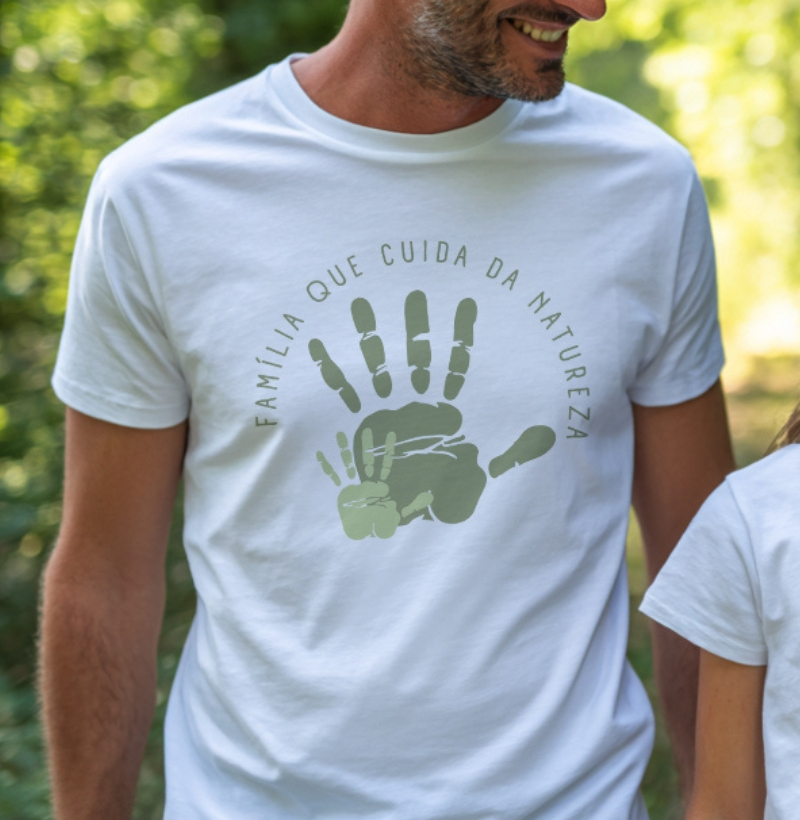 Familia que cuida da natureza
