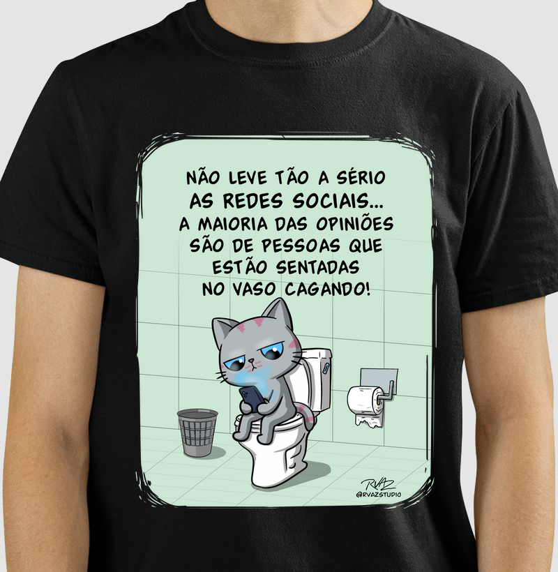 Camiseta Gato Sincero no Vaso