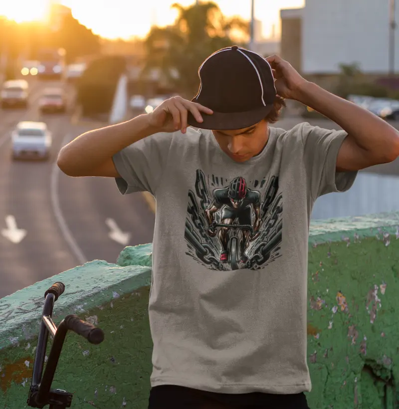 Quebrando Barreiras | Design poderoso de ciclista | Camiseta Superando Desafios