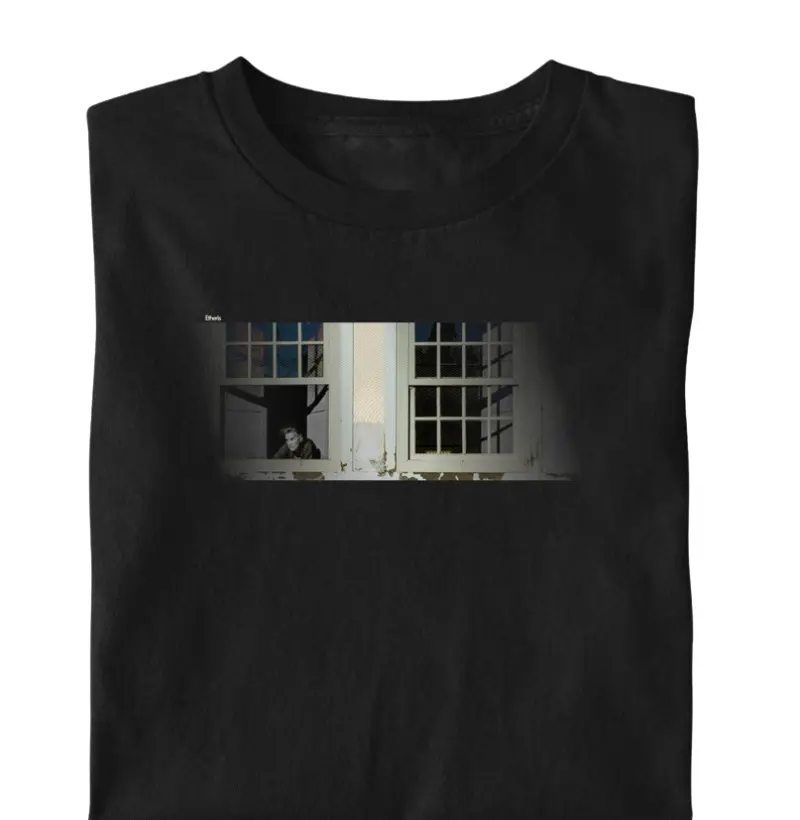 Camiseta Masculina Estampa Intueor Etheris - Preto