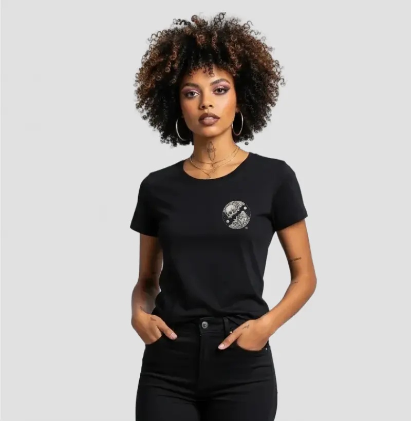 Camiseta Caveira e Coração | Ruído Mudo