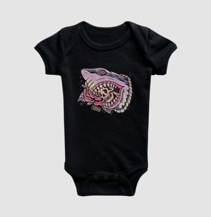 Tubarão engolindo caveira