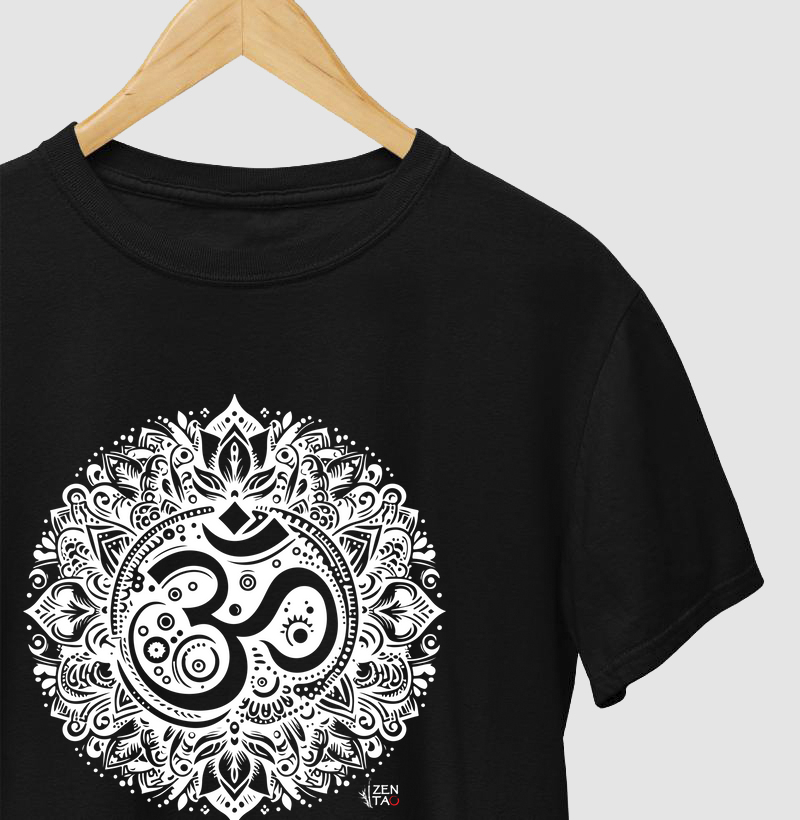 Yoga OM - Nascido em Lótus (estampa branca)