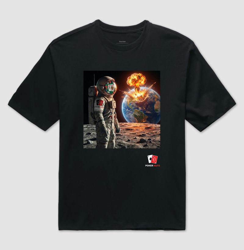 Camiseta Oversized Astronauta Apocalipse