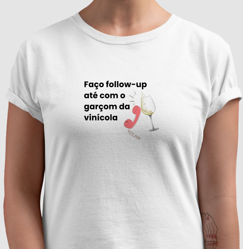 Faço follow-up com o garçom da vinícola