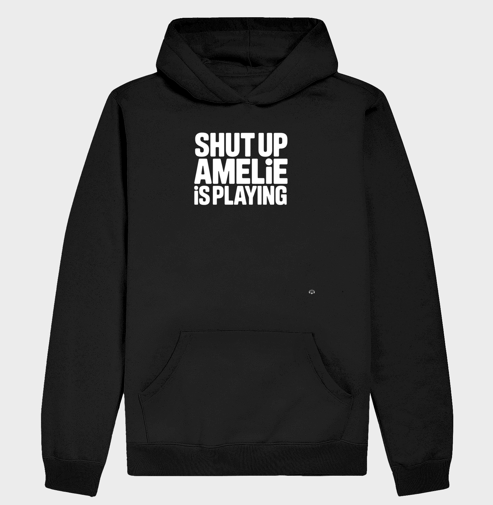 Amelie is playing