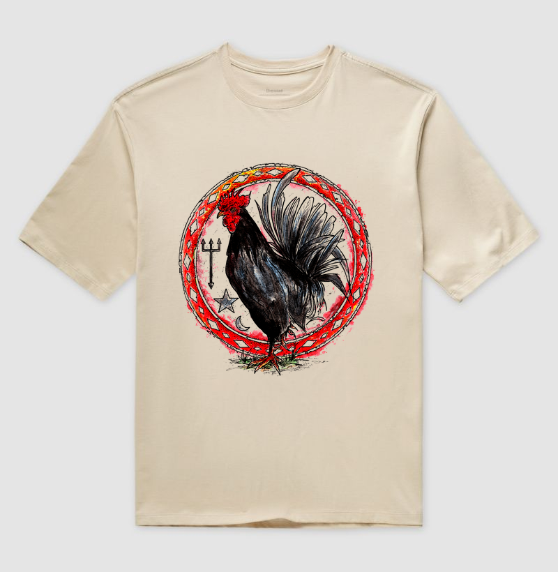 Camiseta Oversize Mandala do Galo Preto: Fé e Tradição no Estilo