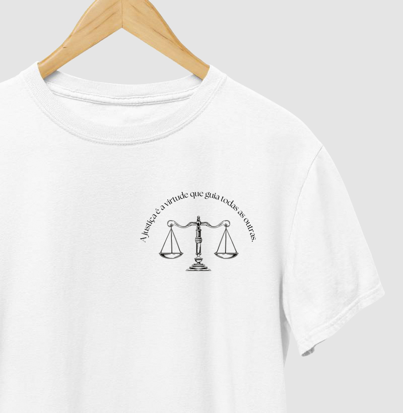 Camiseta Iustitia A Justiça que Sustenta o Mundo