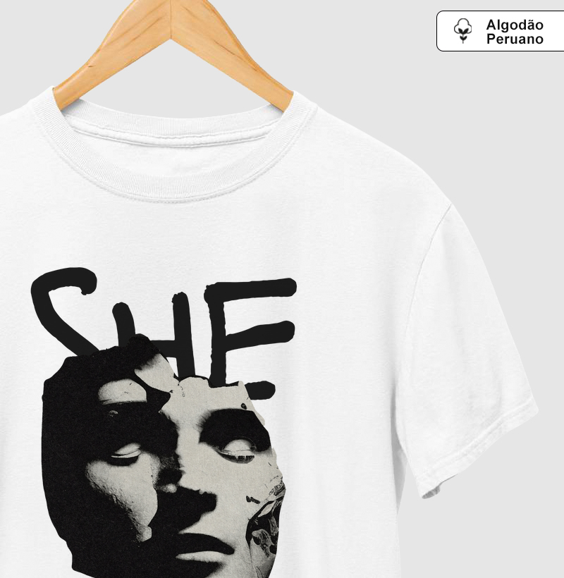 Camiseta - SHE IS ART