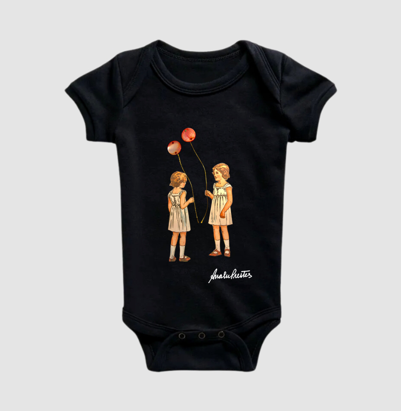 MENINAS COM BALÕES VERMELHOS.