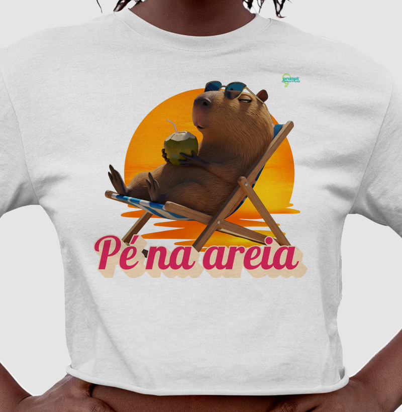 Capivara pé na areia