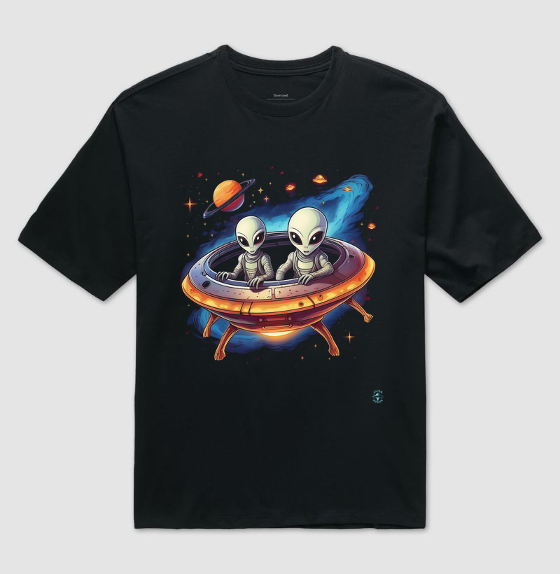 Camiseta Oversized Viajantes Cósmicos