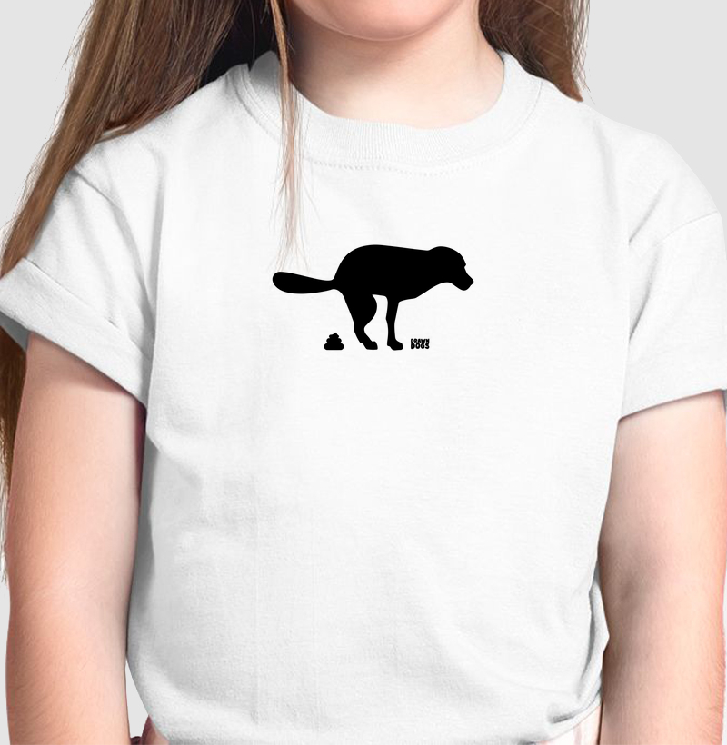 Cachorro fazendo cocô