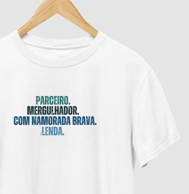 Mergulhador Com Namorada Brava
