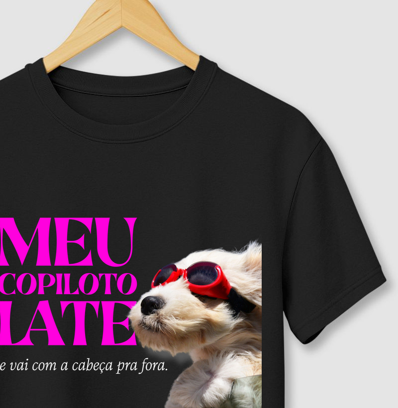 Meu copiloto late e vai com a cabeça pra fora