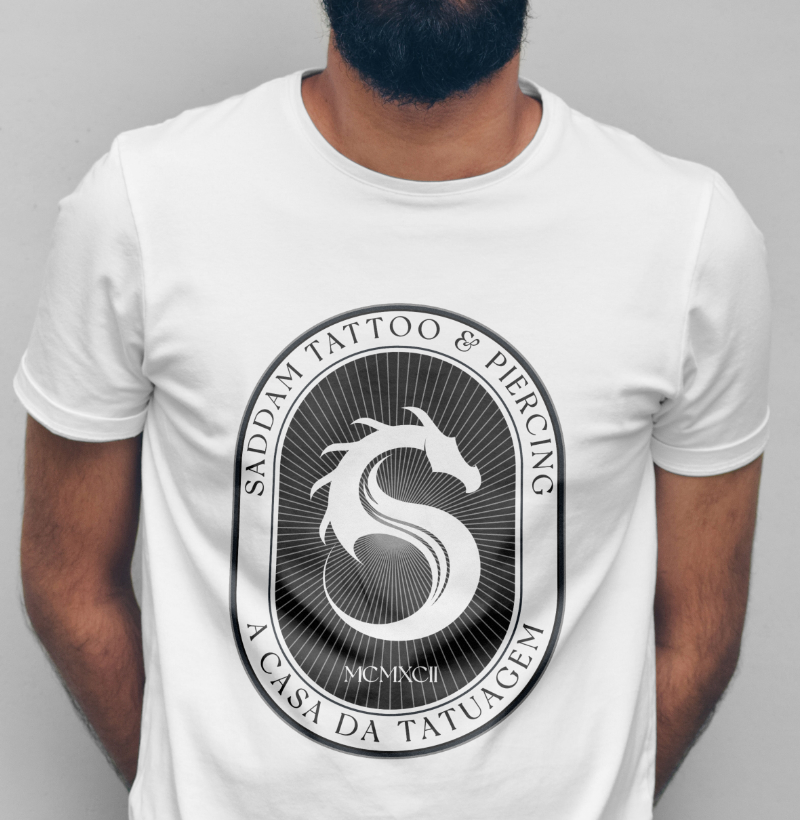 Camiseta Saddam Tattoo & Piercing - Black 