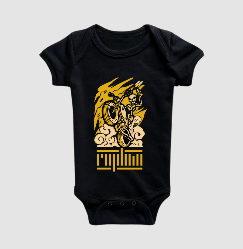 Caveira dando grau na moto