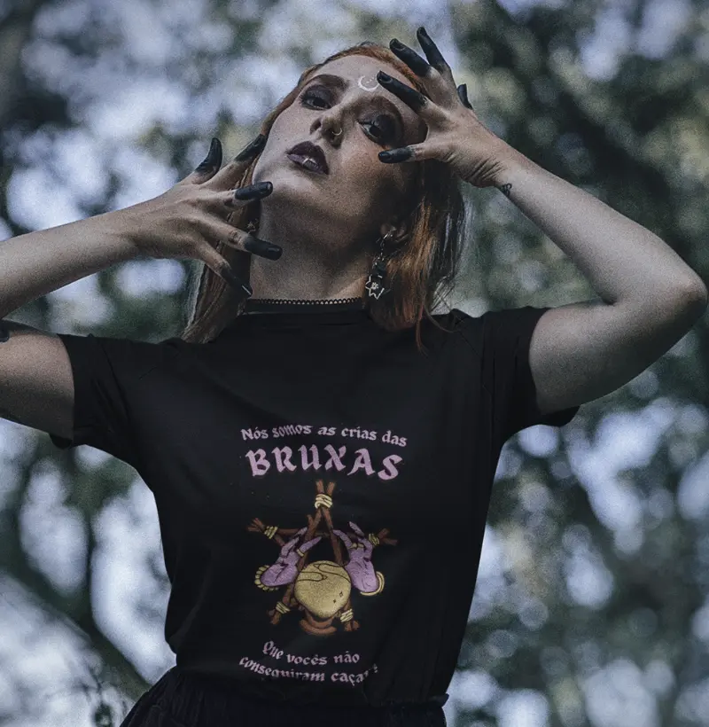 Camiseta Musa Bruxona - Nós somos as crias das bruxas
