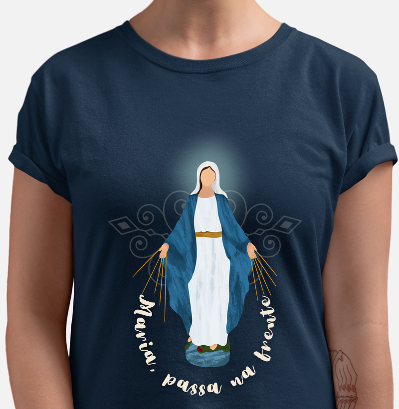 Camiseta Maria Passa na Frente