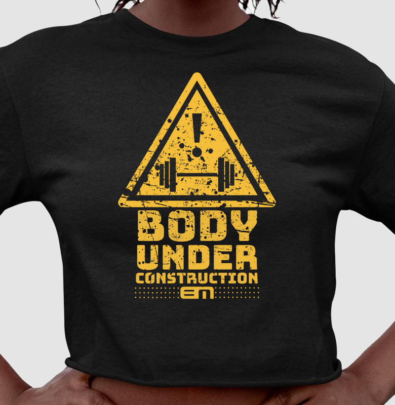 CAMISA CROPPED UM CORPO EM CONSTRUÇÃO
