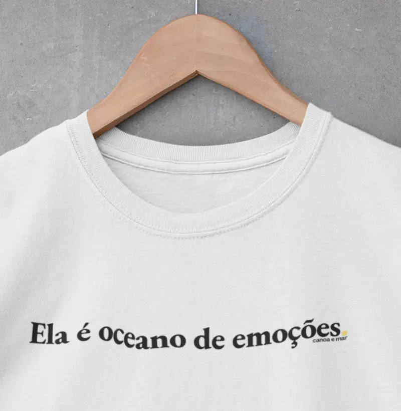 Ela É Oceano De Emoções