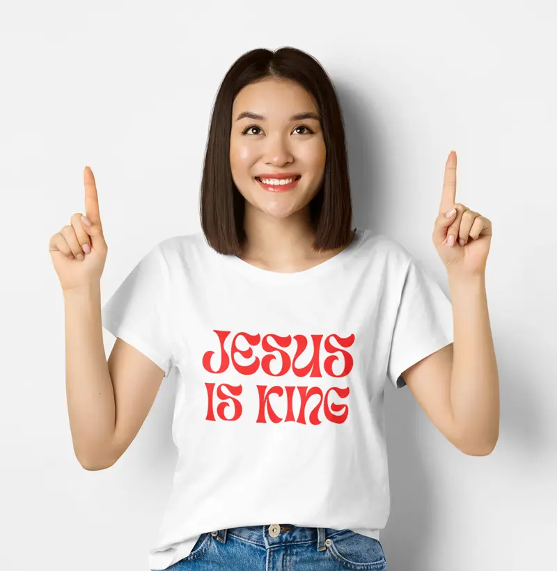 Camisa Unissex "Jesus Is King" (Jesus é Rei)