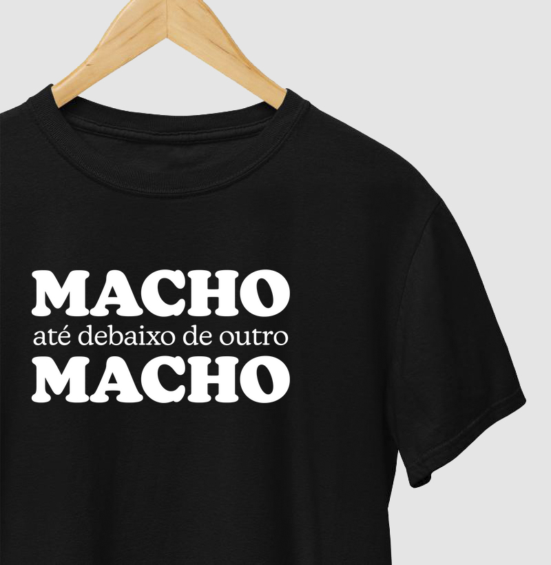 Macho até debaixo de outro macho