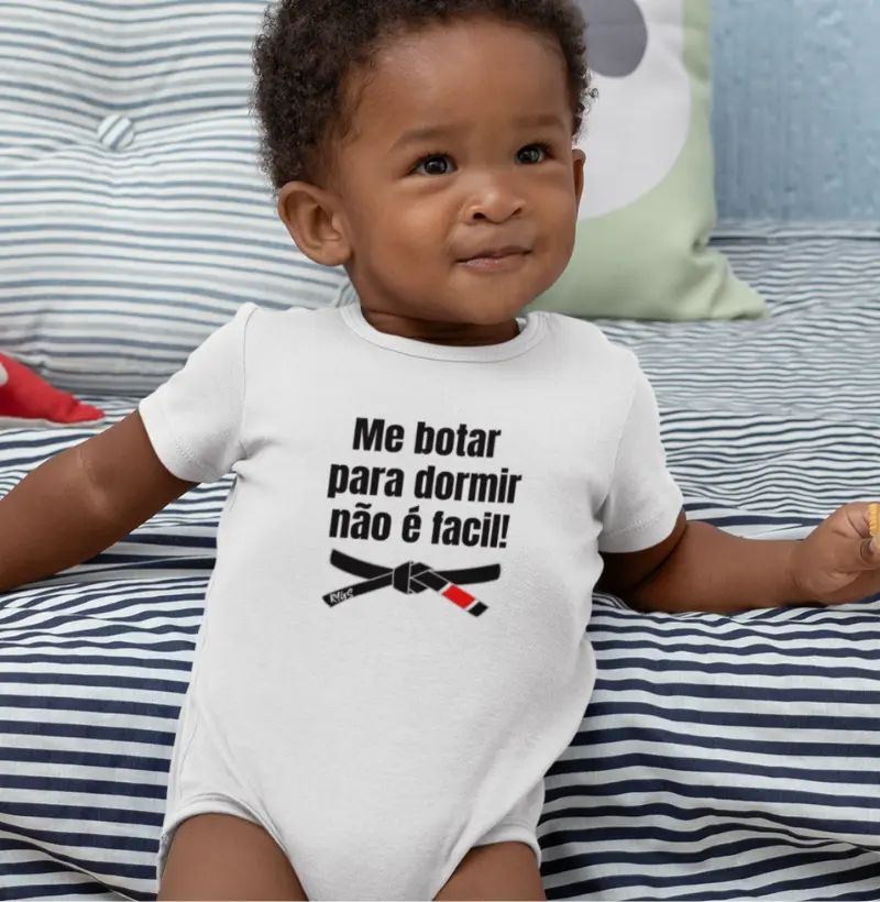Me botar  para dormir não é facil!