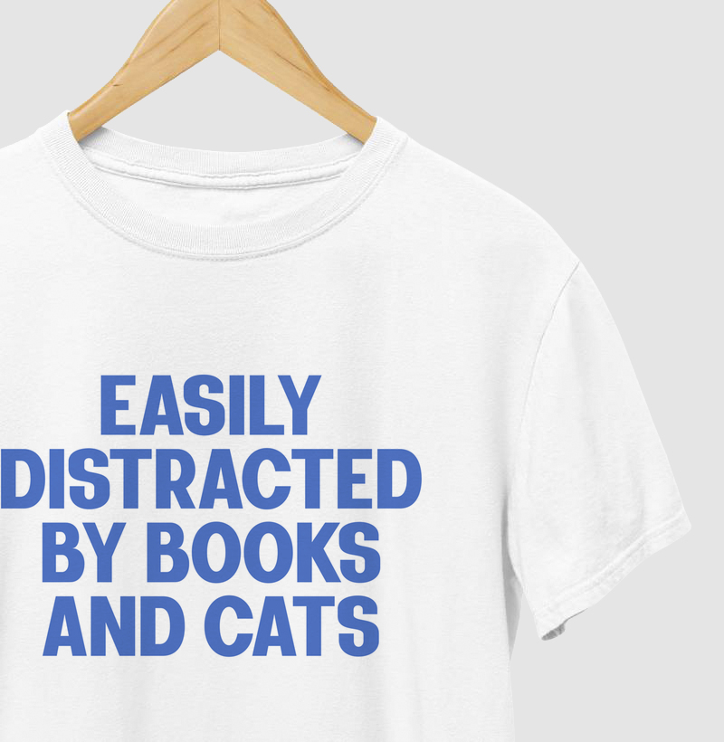 Camiseta - Easily Distracted