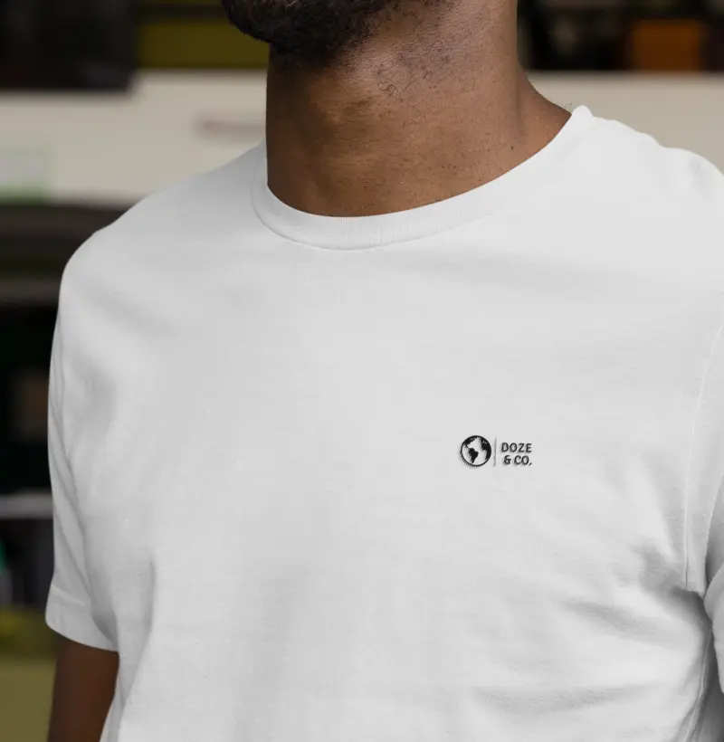 Camiseta DOZE & CO. logo minimalista 