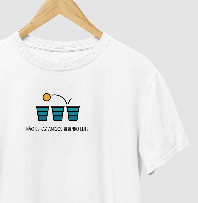 Não se faz amigos bebendo leite