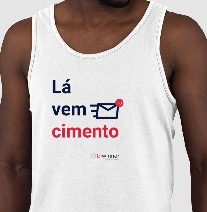 Regata Unissex Lá vem Cimento