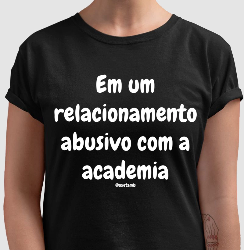 Em um relacionamento com a academia