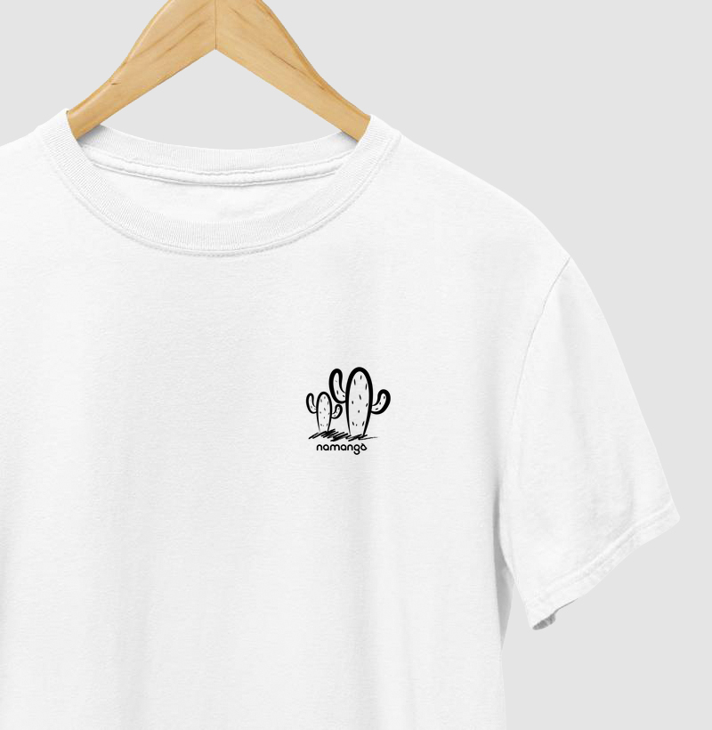 Camiseta Cactos – Estampa em Dose Dupla Minimalista no Peito - Na Manga