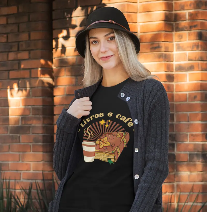 Camiseta Musa Mística - Livros e Café