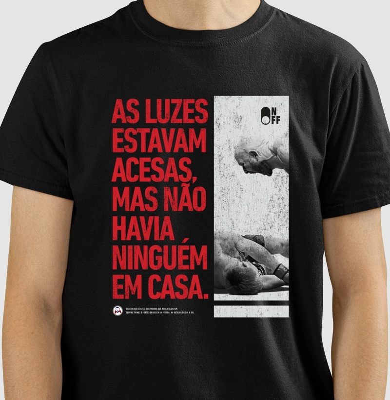 CAMISETA AS LUZES ESTAVAM ACESAS