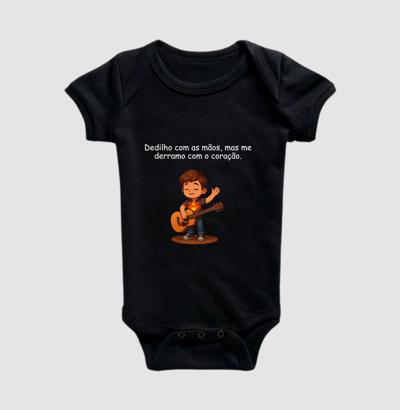 Dedilho com as mãos, mas me derramo com o coração