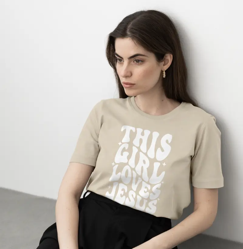 This girl loves Jesus | Essa garota ama Jesus
