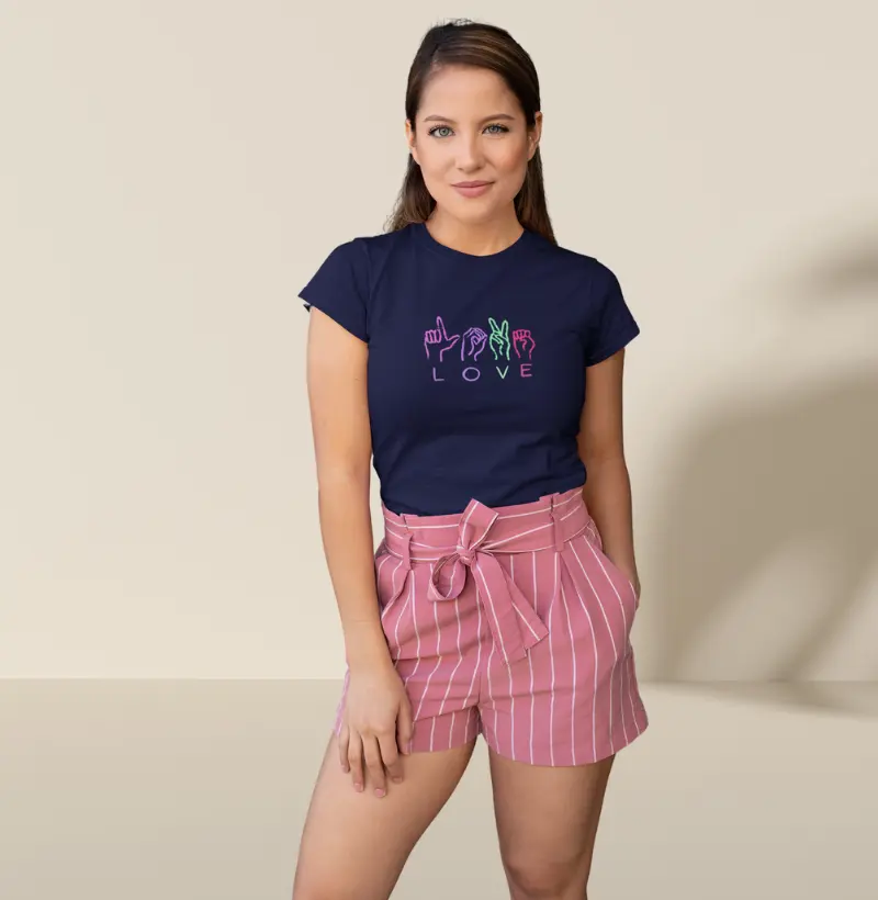 Camiseta feminina - Love (em Libras)