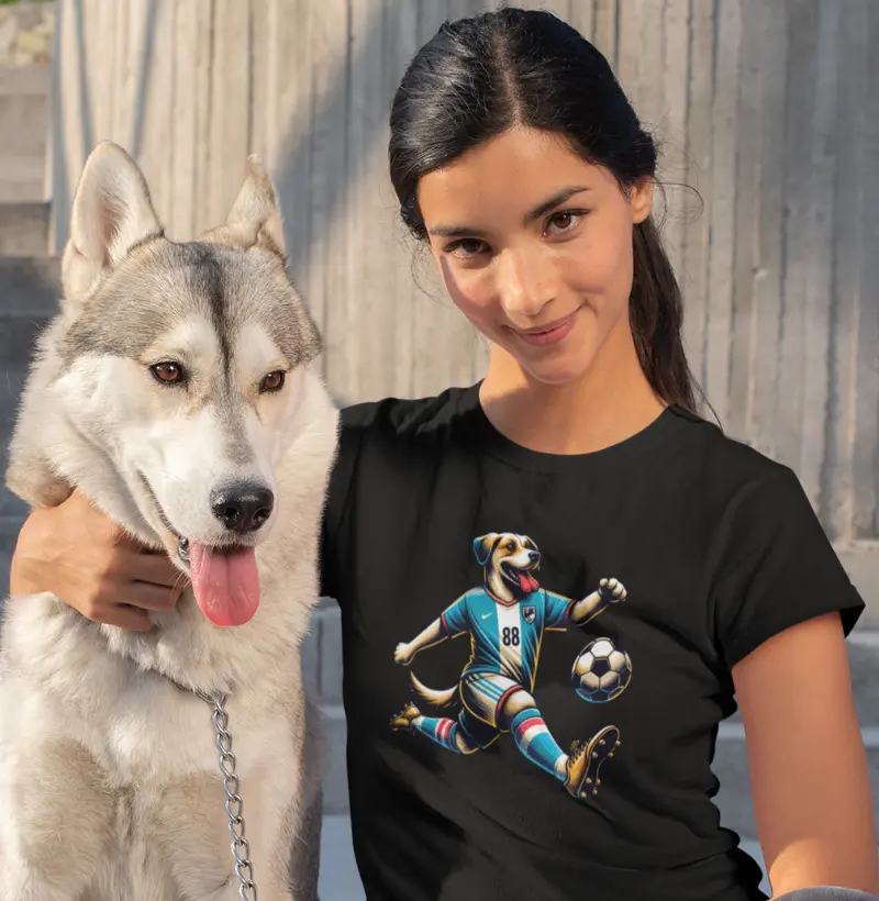 Cachorro Futebolista | Camiseta Pet Atleta | Design Exclusivo | Estampa Cachorro Jogando Futebol
