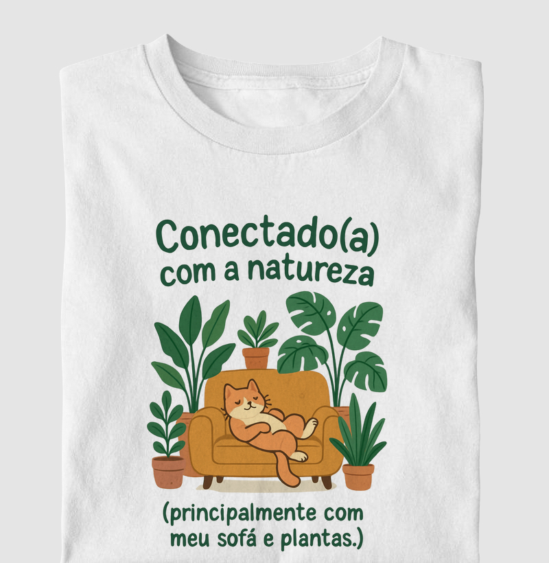 Conectado(a) com a Natureza (e com o Sofá) 😸