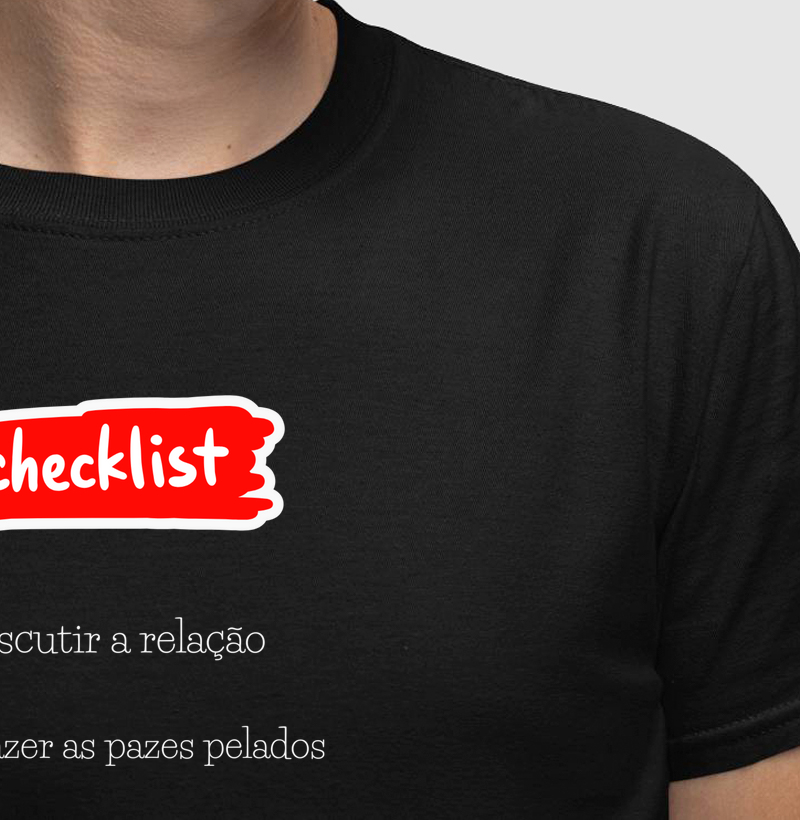 CAMISETA ESPECIAL COLEÇÃO AMOR NO CAOS : CHECKLIST DO CAOS AO AMOR