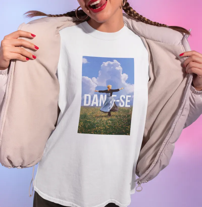 Camiseta Oversized - Noviça Rebelde