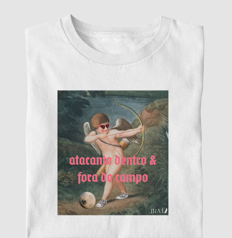 Atacante dentro e fora de campo