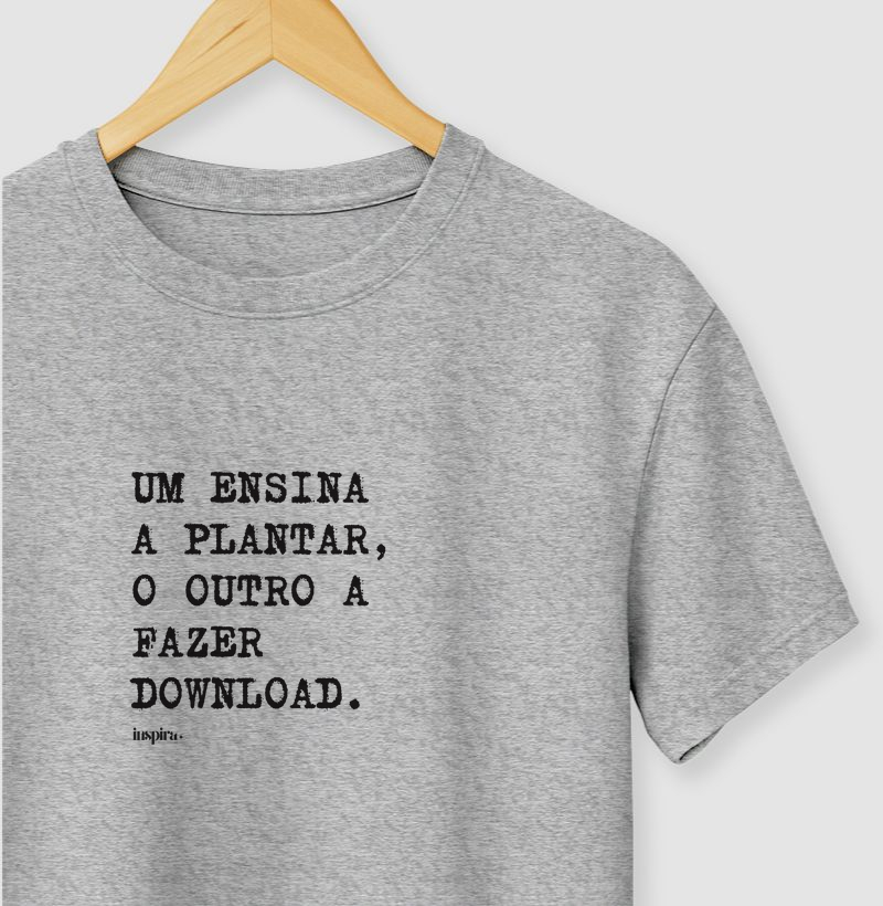 UM ENSINA A PLANTAR, O OUTRO A FAZER DOWNLOAD.