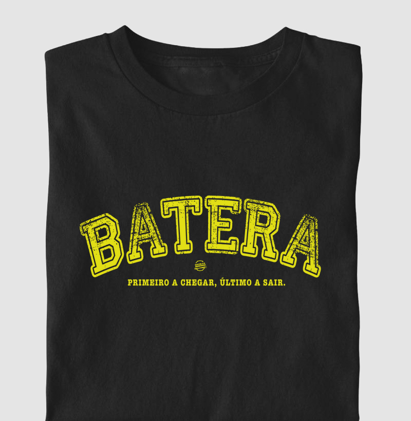 Batera. Primeiro a chegar, último a sair (preta e amarela)